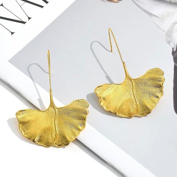 NWT Statement Hook Earrings Large Ginkgo Leaf 14K Plated Fairy Glam Festival - Picture 6 of 12